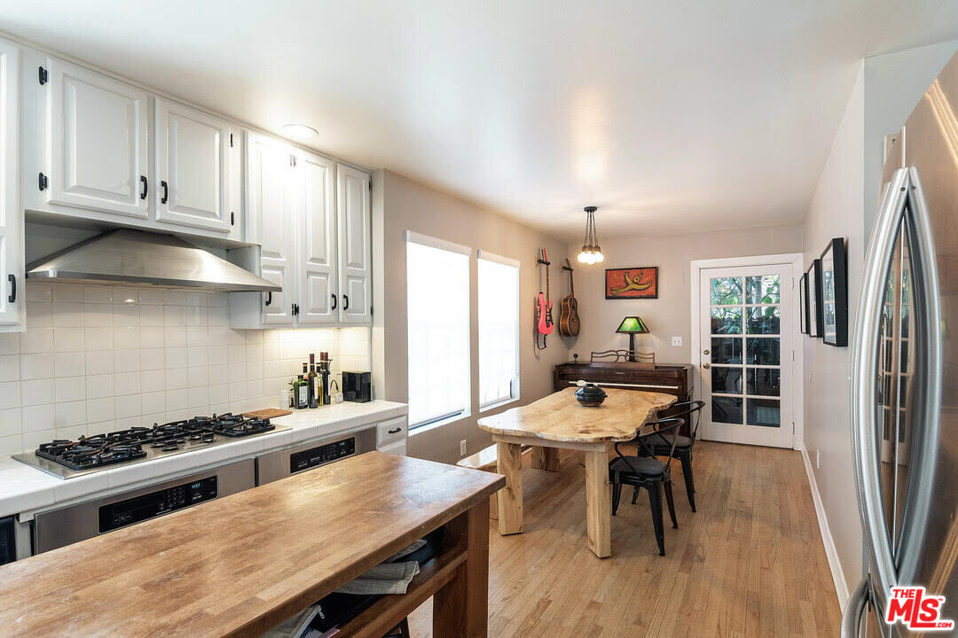 1518 North Stanley Avenue Los Angeles, CA 90046 - Photo 16 of 28