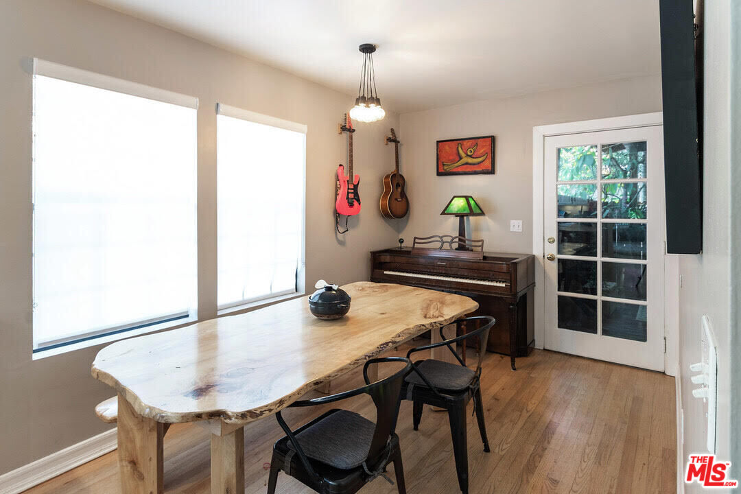 1518 North Stanley Avenue Los Angeles, CA 90046 - Photo 17 of 28