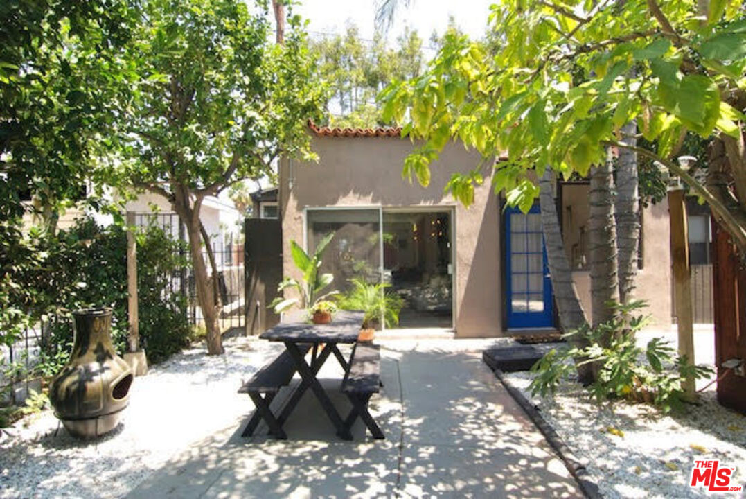 1518 North Stanley Avenue Los Angeles, CA 90046 - Photo 19 of 28