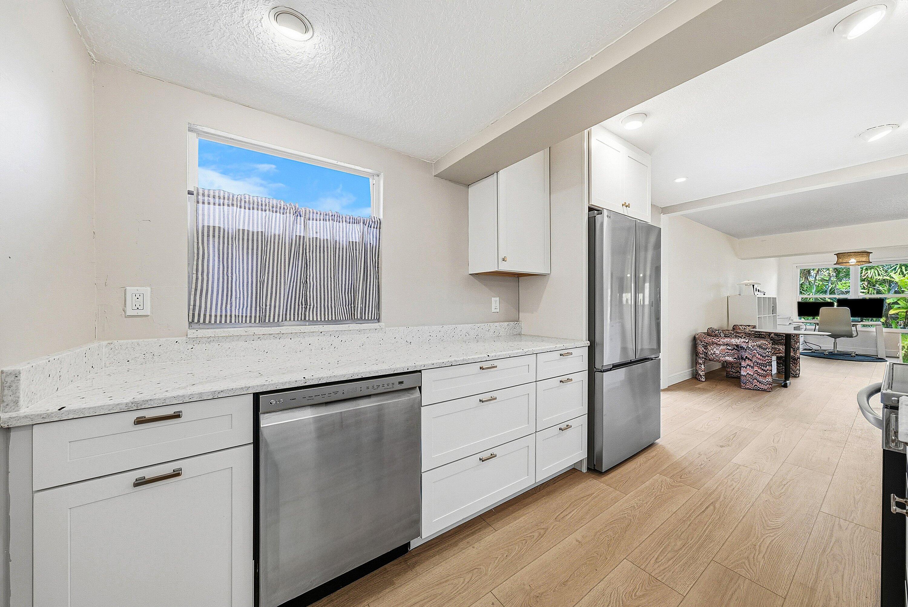 435 Northeast 35th Street Boca Raton, FL 33431 - Photo 20 of 60 Kitchen