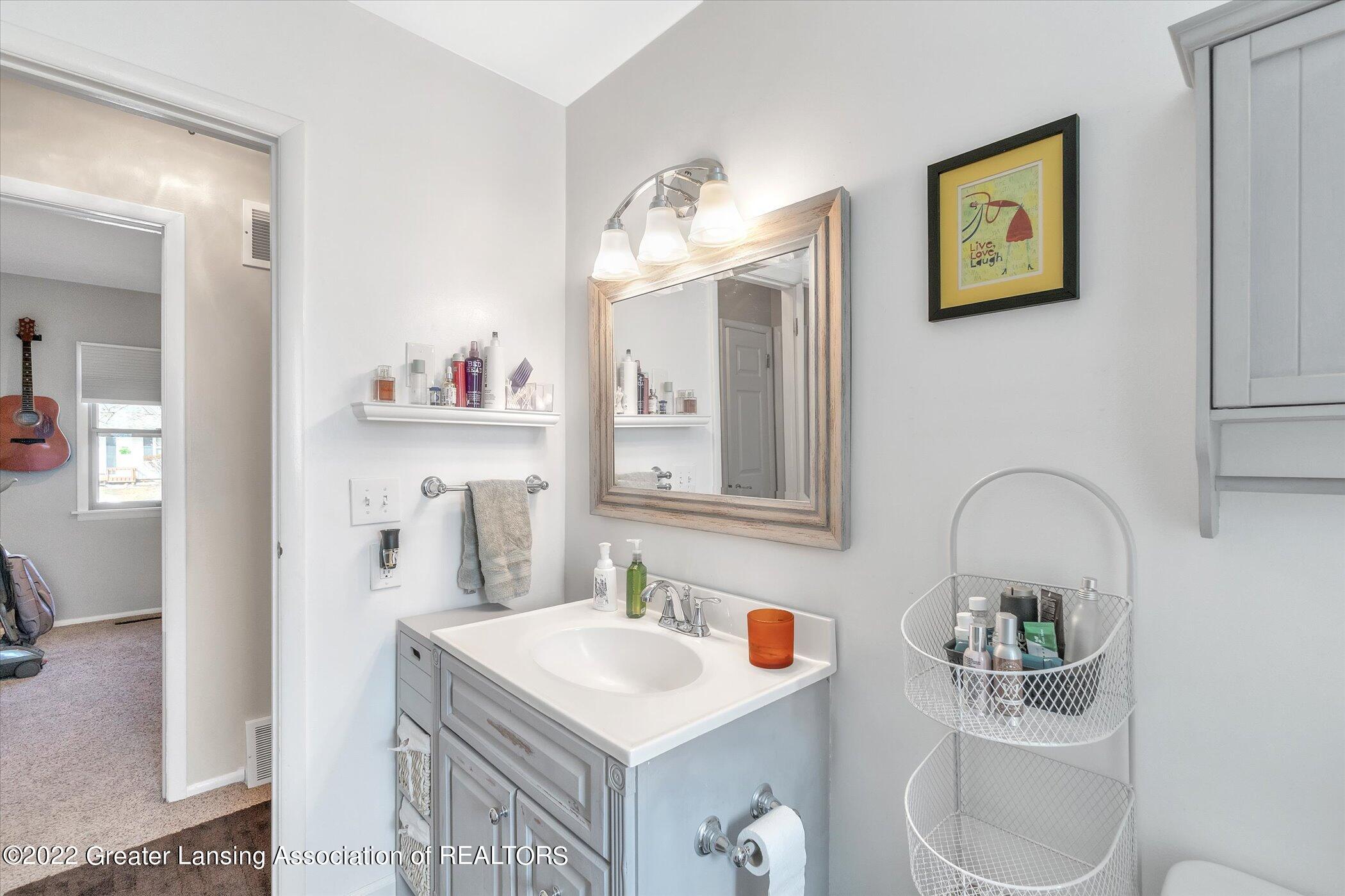 3129 Sunderland Road Lansing, MI 48911 - Photo 21 of 38 24-3129-Sunderland-Rd-WindowStill-Real-E