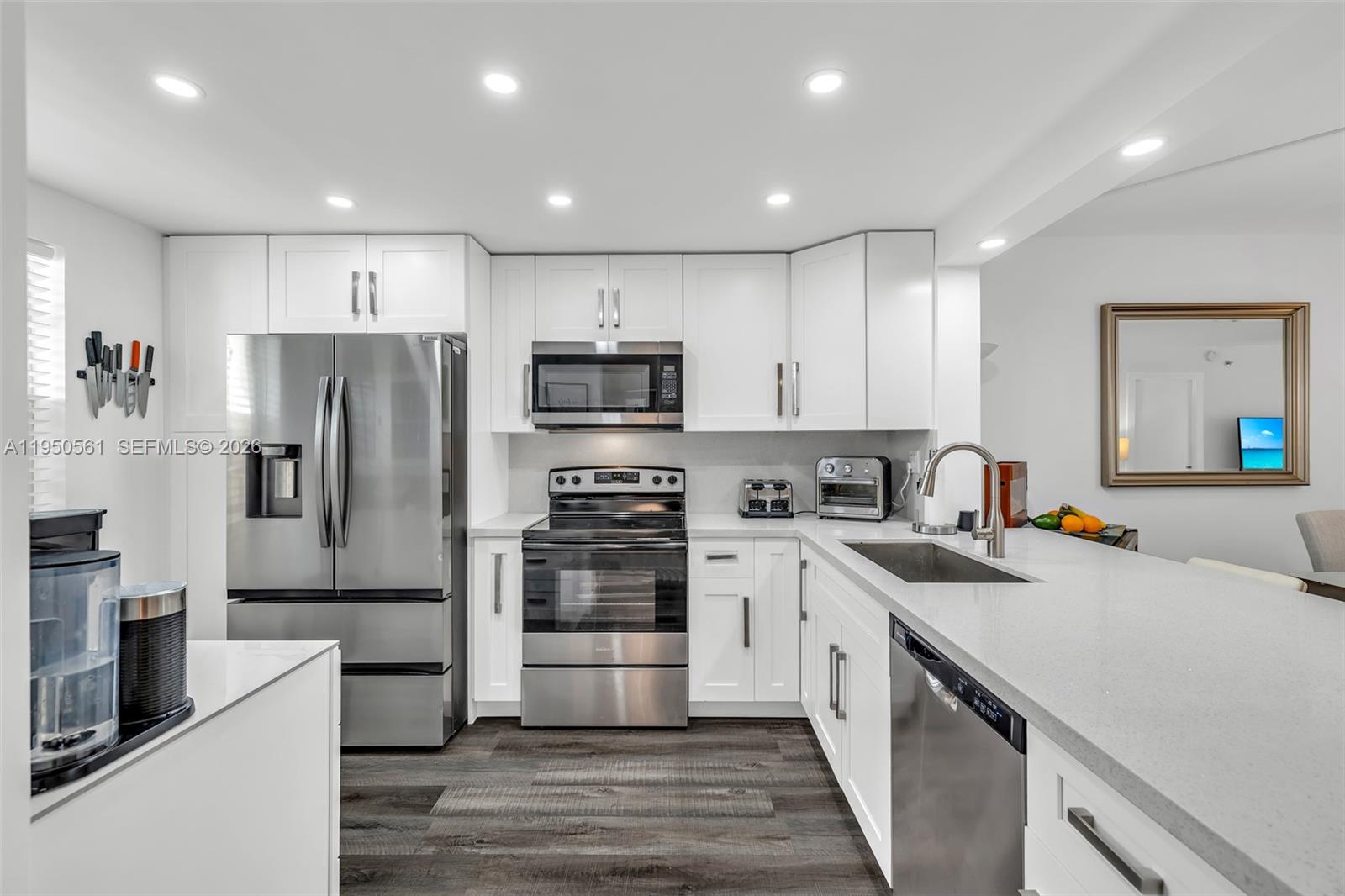 3910 Inverrary Boulevard, Unit 503B Lauderhill, FL 33319 - Photo 4 of 37