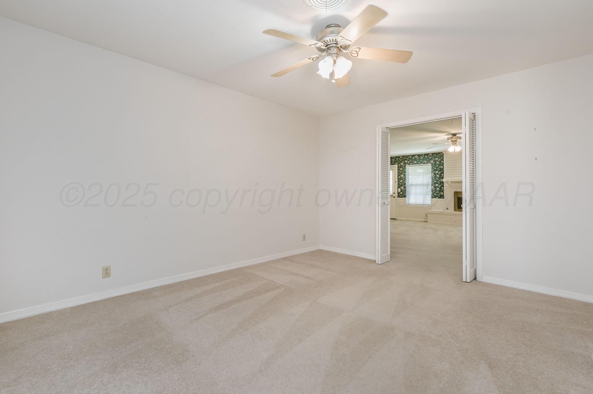 6003 Gainsborough Road Amarillo, TX 79106 - Photo 4 of 26 3-Formal Living Room