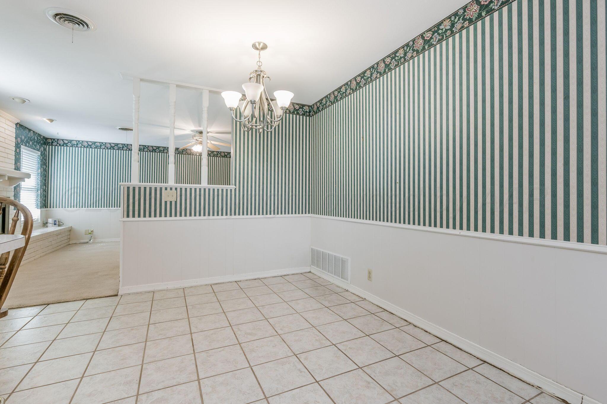 6003 Gainsborough Road Amarillo, TX 79106 - Photo 9 of 26 8-Dining Area