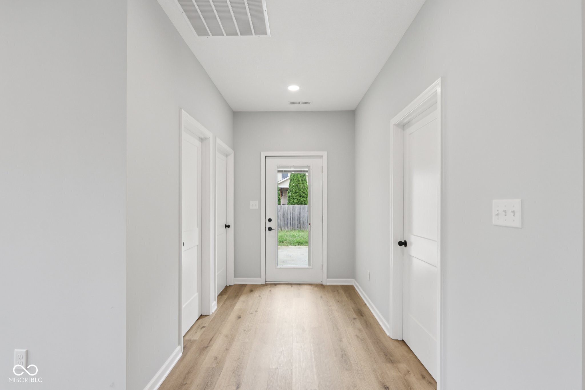 8355 Fieldfare Way Indianapolis, IN 46237 - Photo 14 of 36