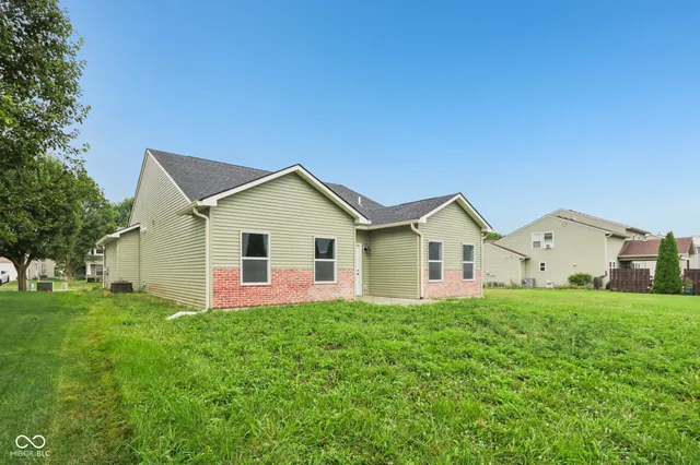 $2,500 | 8355 Fieldfare Way, Indianapolis, IN 46237