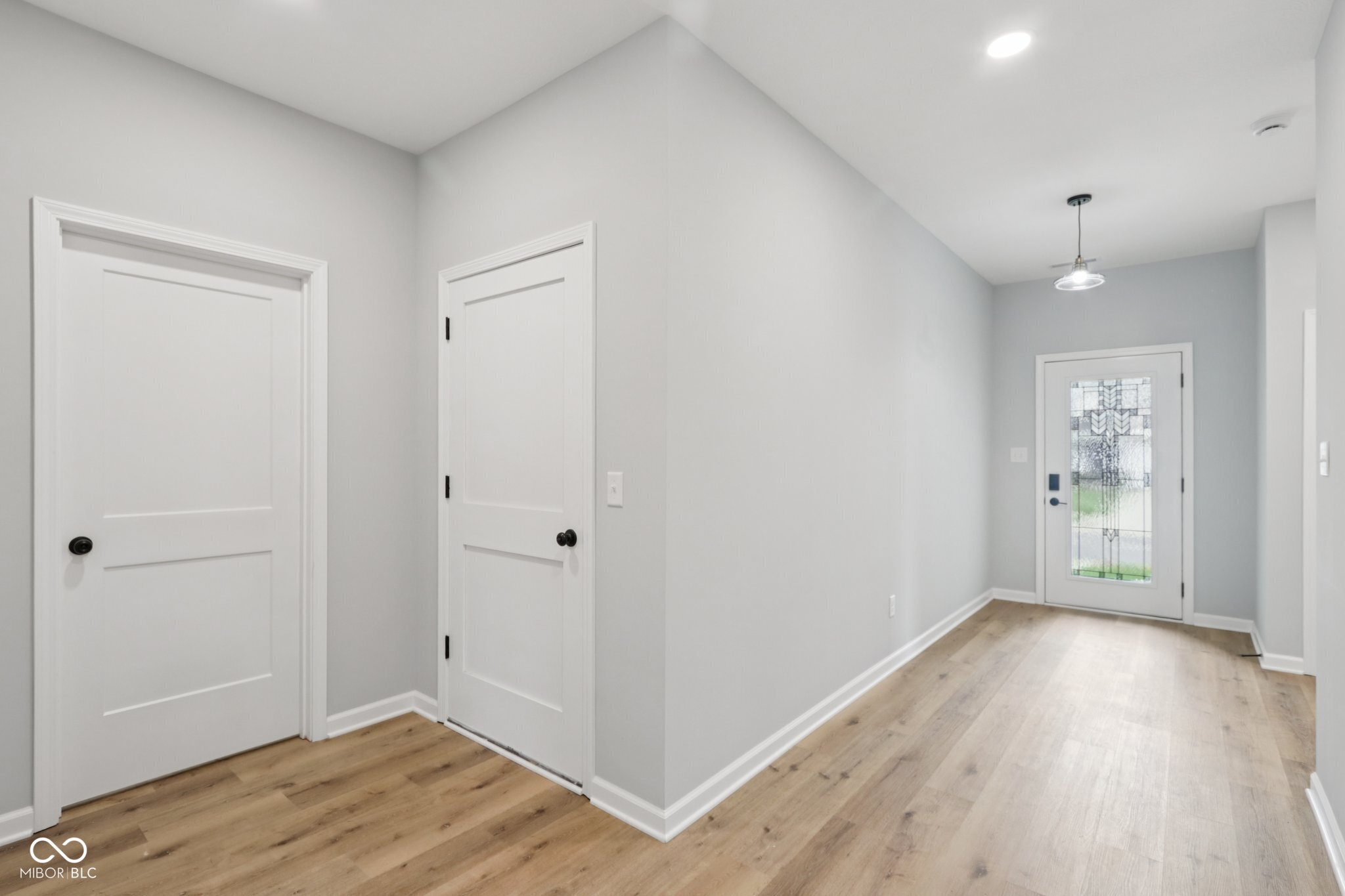 8355 Fieldfare Way Indianapolis, IN 46237 - Photo 3 of 36