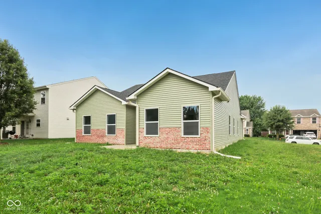 $2,500 | 8355 Fieldfare Way, Indianapolis, IN 46237