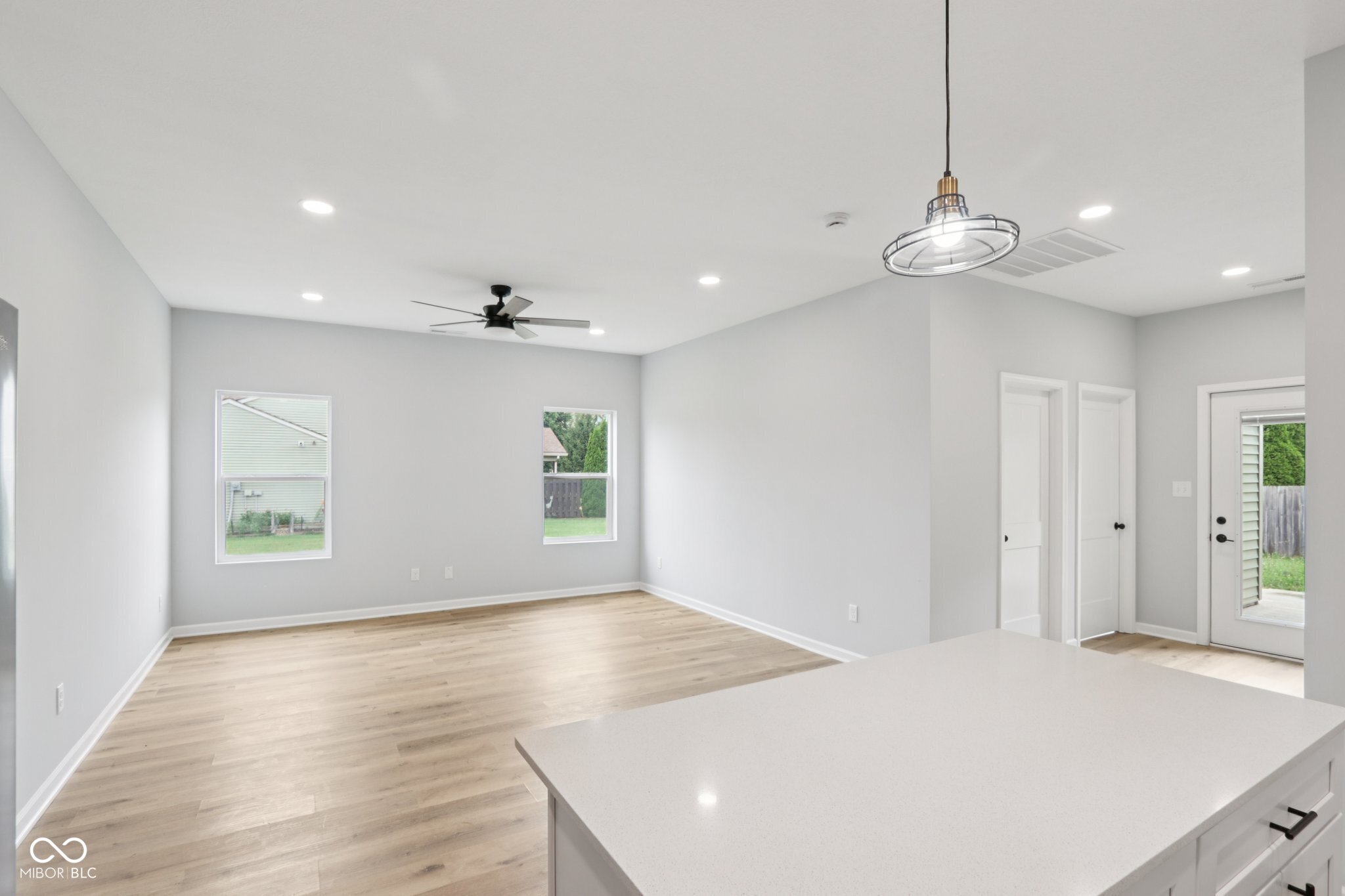 8355 Fieldfare Way Indianapolis, IN 46237 - Photo 4 of 36