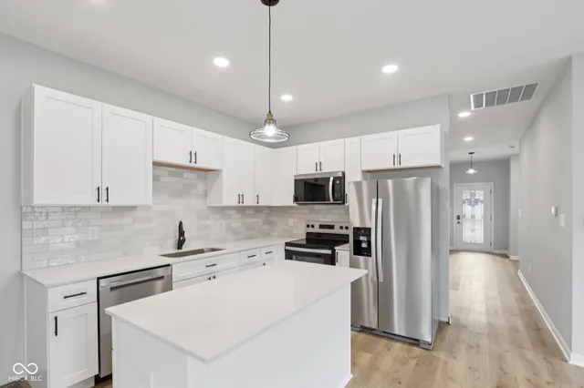 $2,500 | 8355 Fieldfare Way, Indianapolis, IN 46237