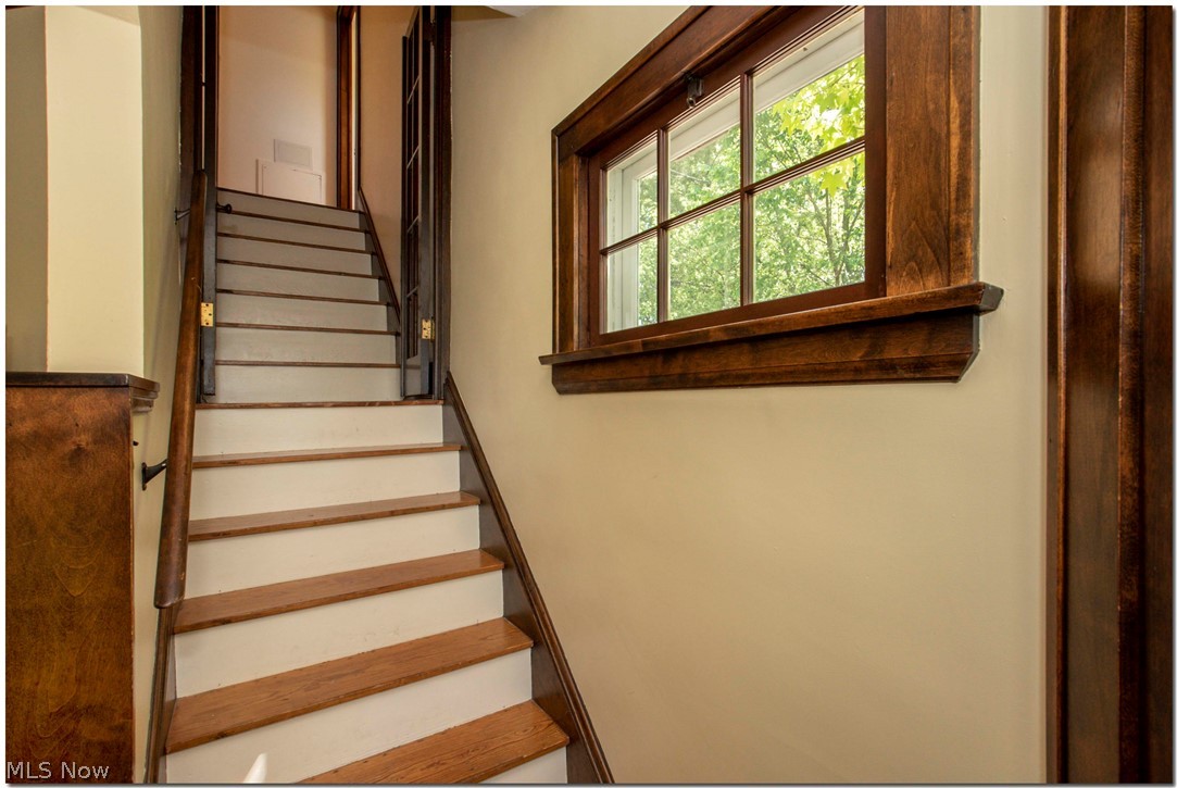 2559 Princeton Road Cleveland, OH 44118 - Photo 15 of 35
