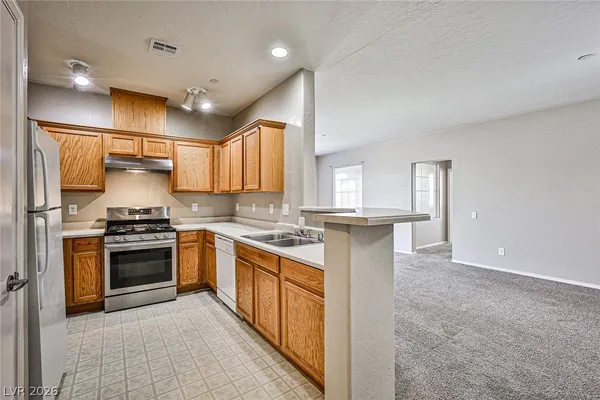 $1,690 | 6625 Abruzzi Drive, Unit 204, North Las Vegas, NV 89084