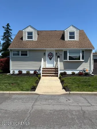 $3,600 | 368 Sweetbriar Street, Keyport, NJ 07735