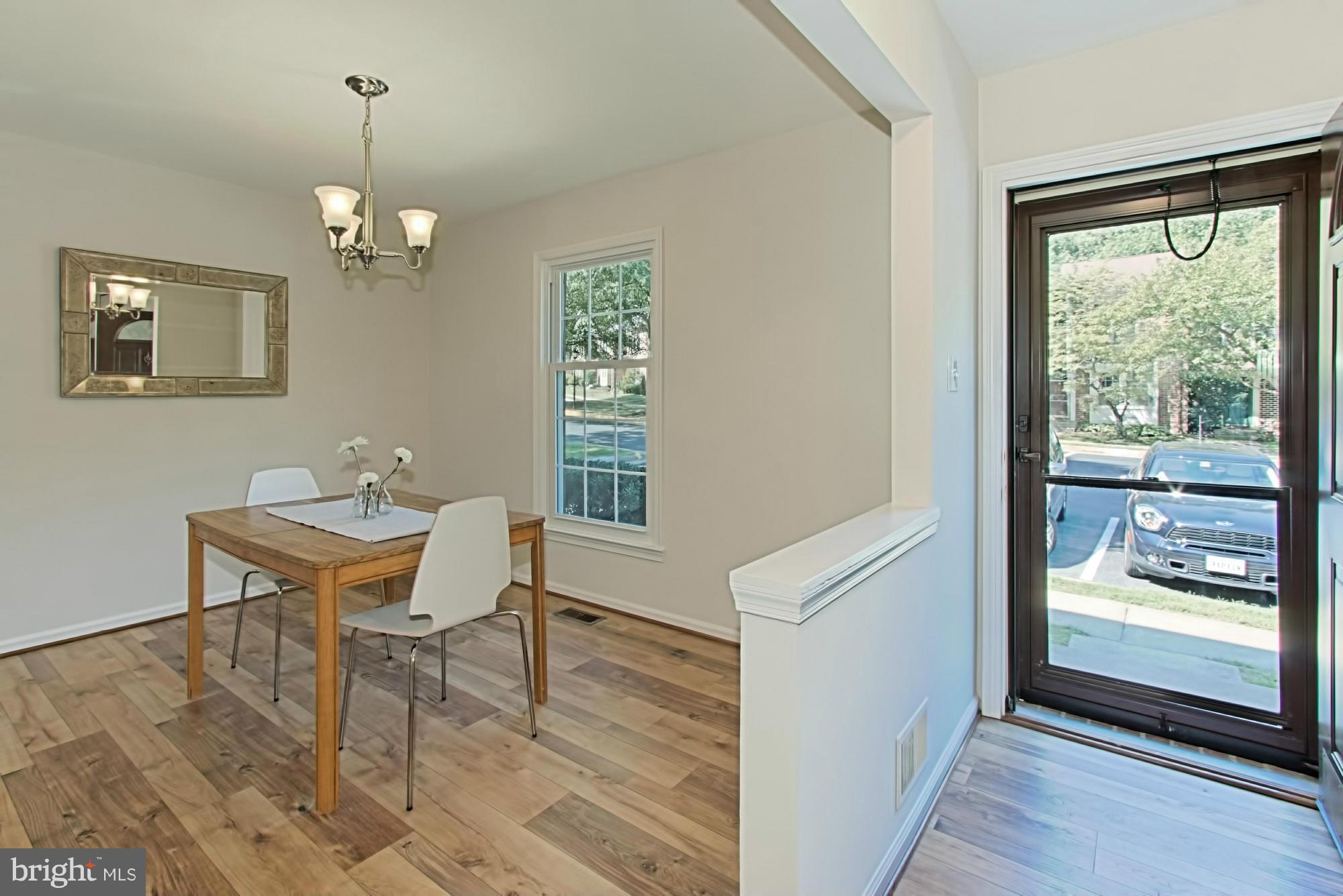 6257 Rathlin Drive Springfield, VA 22152 - Photo 4 of 28 Dining Room
