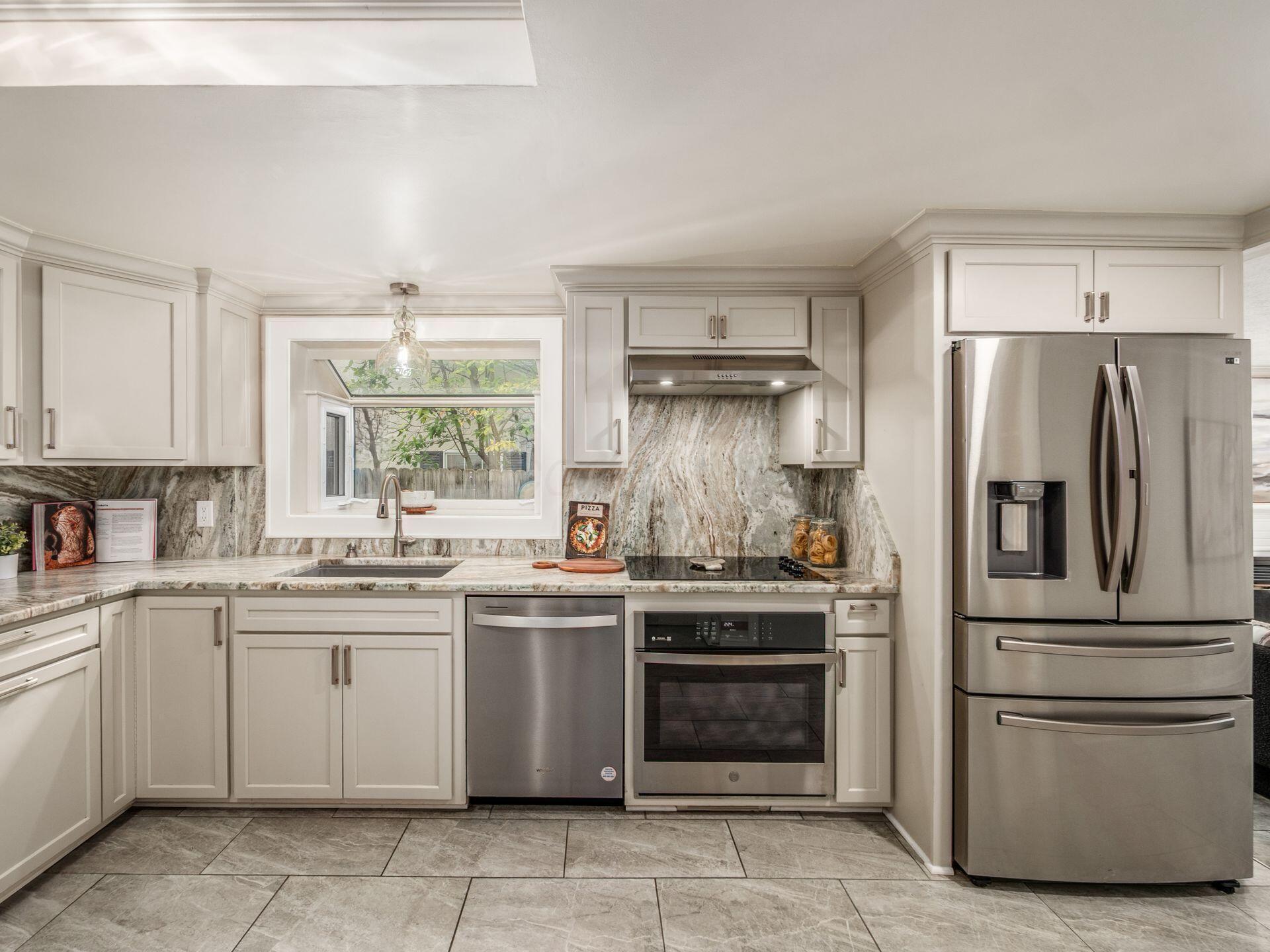 2569 Chester Road Upper Arlington, OH 43221 - Photo 14 of 52 Kitchen