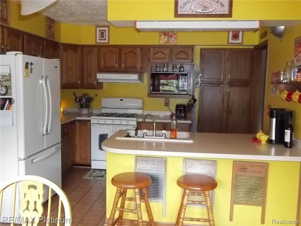 2274 Sexton Road Howell, MI 48843 - Photo 11 of 44 2015-08-31 10.34