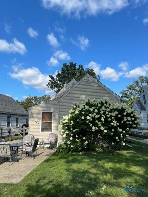 3643 Roanoke Road Toledo, OH 43613 - Photo 15 of 16 Back yard in summer!