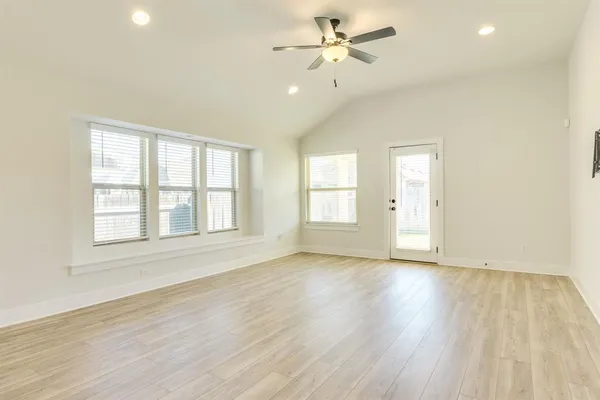 $365,000 | 122 Biscayne Bay Bend, Kyle, TX 78640