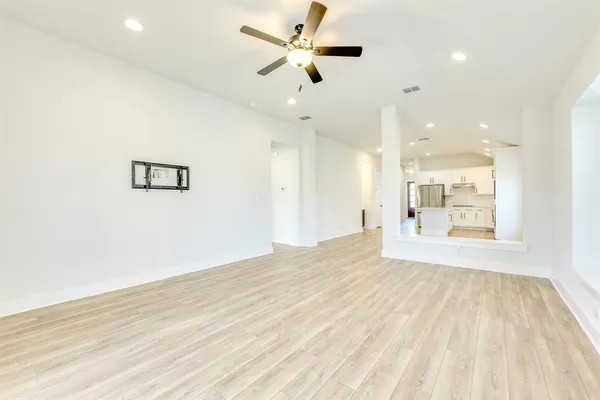 $365,000 | 122 Biscayne Bay Bend, Kyle, TX 78640