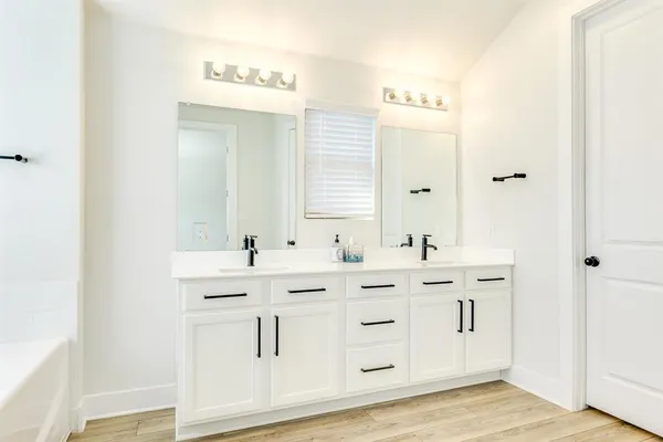 $365,000 | 122 Biscayne Bay Bend, Kyle, TX 78640