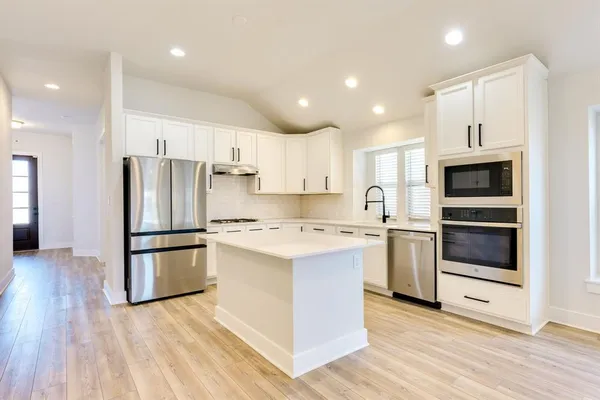 $365,000 | 122 Biscayne Bay Bend, Kyle, TX 78640