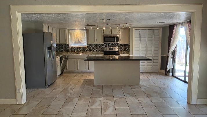 15122 Cedar Ridge Drive Houston, TX 77082 - Photo 3 of 17 Kitchen, Your view from the Living Rm.
