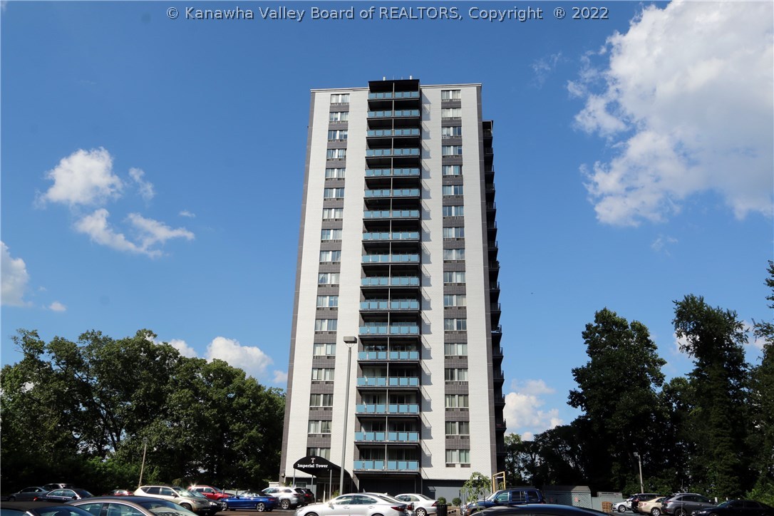 1800 Roundhill Road, Unit 1107 Charleston, WV 25314 - Photo 1 of 28 Gallery Image 1
