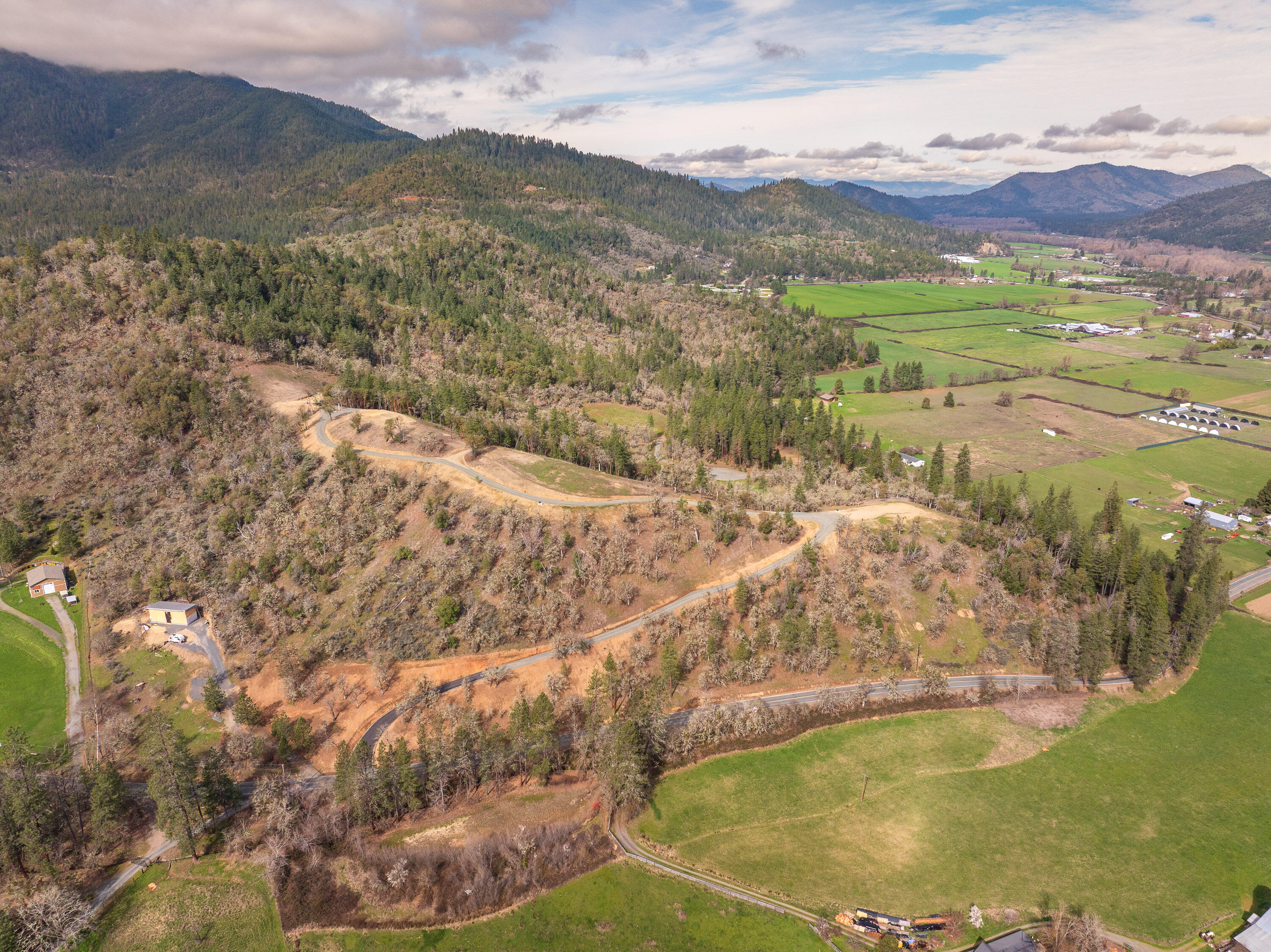 Messinger Road, Unit 300 Williams, OR 97544 - Photo 6 of 11 a view of a lake in middle of the town