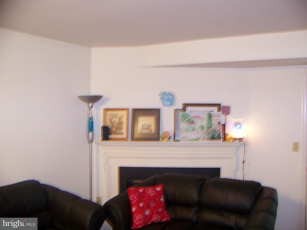 1886 Wexford Road Palmyra, PA 17078 - Photo 2 of 11 Gallery Image 2