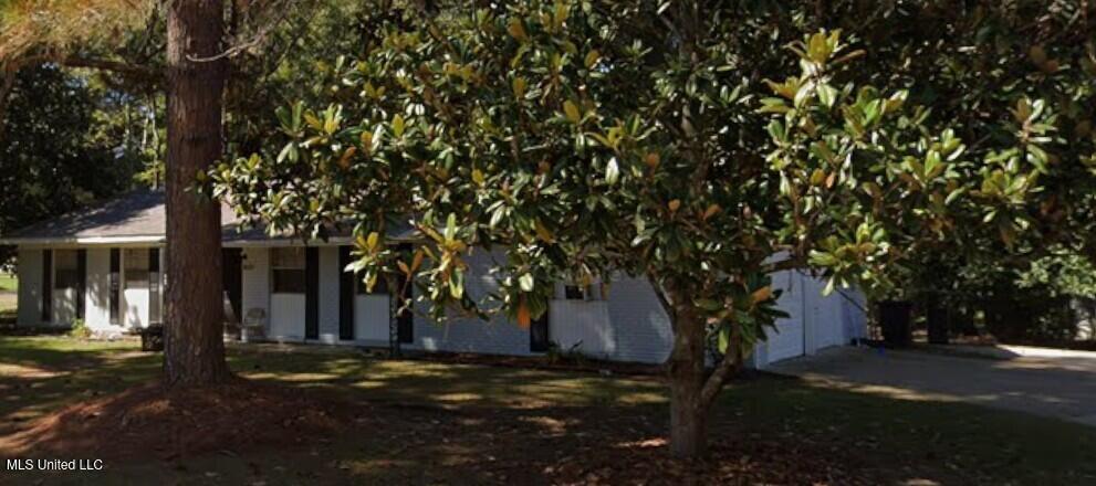 1740 Smallwood Street Jackson, MS 39212 - Photo 2 of 3 1740 SMALLWOOD SIDE VIEW