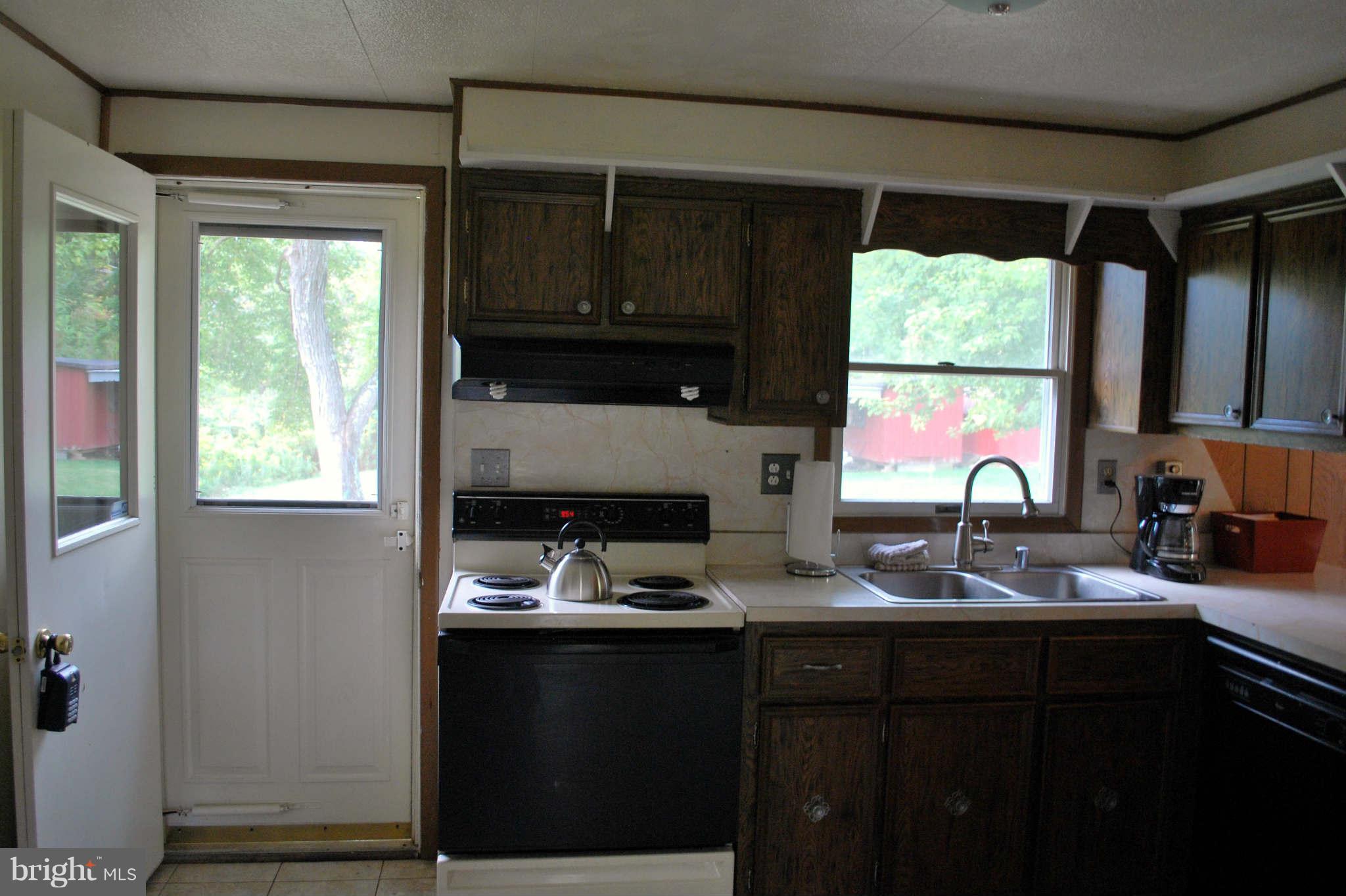 13483 Reed Road Thurmont, MD 21788 - Photo 6 of 17 Kitchen