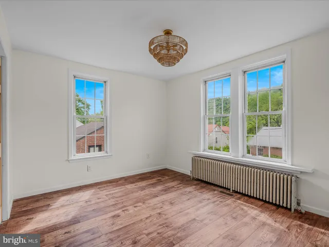 $264,000 | 151 South Laurel Avenue, Berkeley Springs, WV 25411