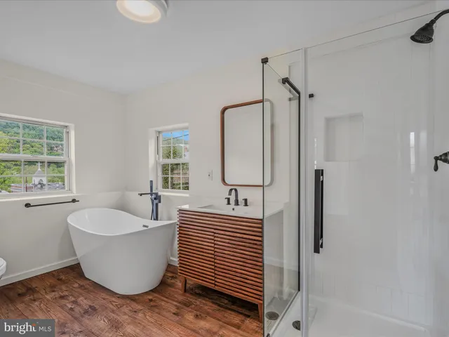 $264,000 | 151 South Laurel Avenue, Berkeley Springs, WV 25411