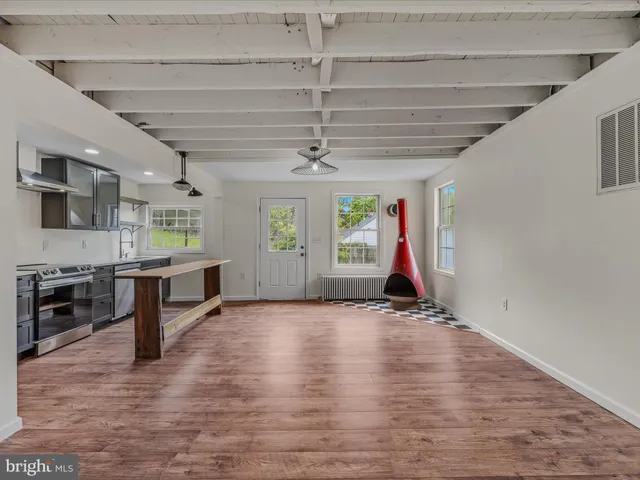 $264,000 | 151 South Laurel Avenue, Berkeley Springs, WV 25411