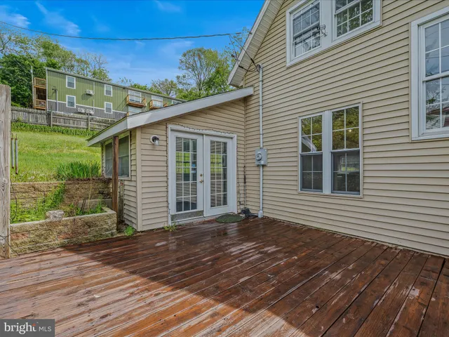 $264,000 | 151 South Laurel Avenue, Berkeley Springs, WV 25411