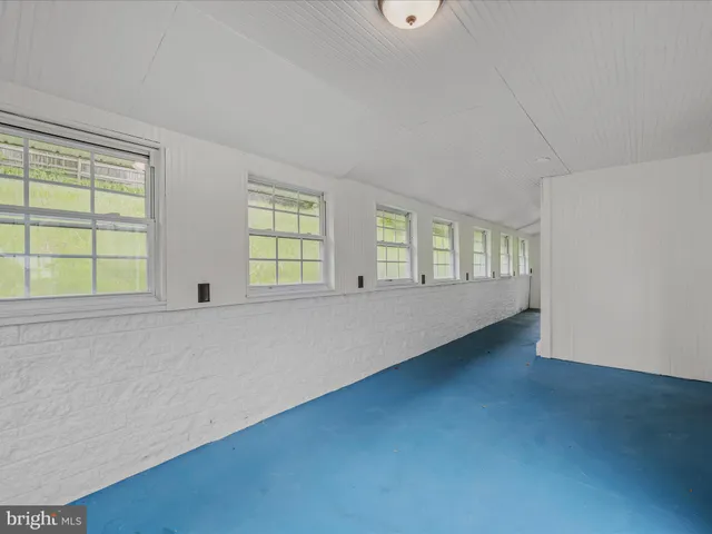 $264,000 | 151 South Laurel Avenue, Berkeley Springs, WV 25411