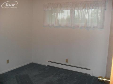 12165 Miller Road Lennon, MI 48449 - Photo 10 of 14 20204827-9.JPG