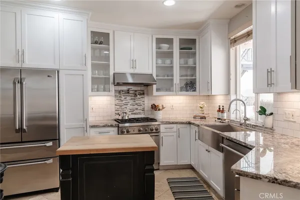 $1,799,000 | 230 Ardmore Avenue, Hermosa Beach, CA 90254