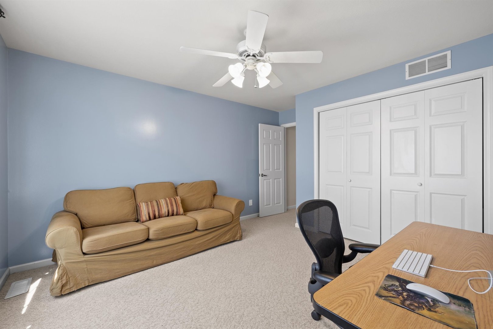 4512 Doverbrook Drive Champaign, IL 61822 - Photo 30 of 62 a living room with furniture