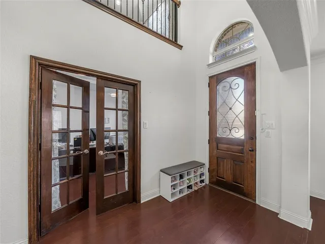 a view of livingroom with furniture and wooden floor