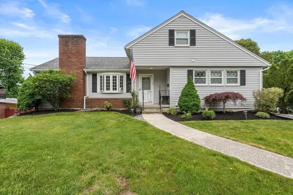 $780,000 | 32 Oak Street, Stoneham, MA 02180