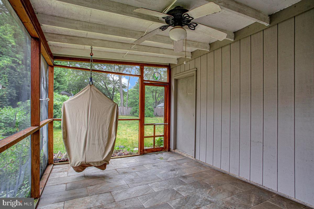 454 Manor Road Arnold, MD 21012 - Photo 29 of 36 Screened Porch