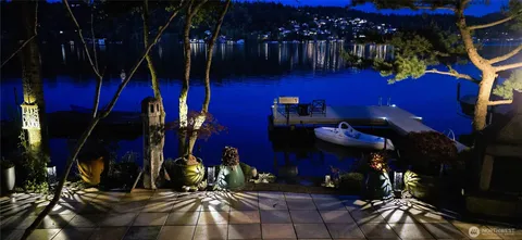 $3,995,950 | 2006 West Lake Sammamish Parkway Northeast, Redmond, WA 98052
