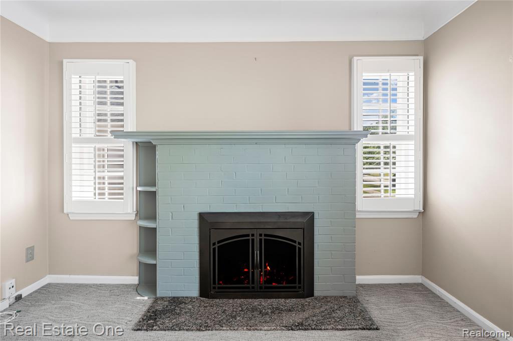 2209 Ridgemont Road Grosse Pointe Woods, MI 48236 - Photo 8 of 44
