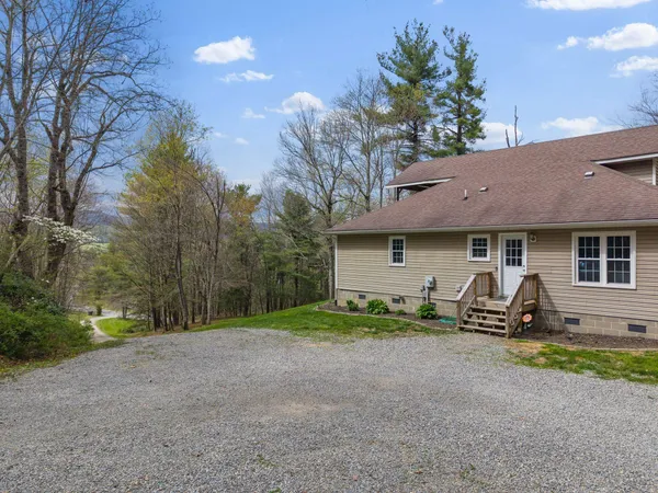 $399,950 | 10071 Fortune Ridge Road, Bent Mountain, VA 24059