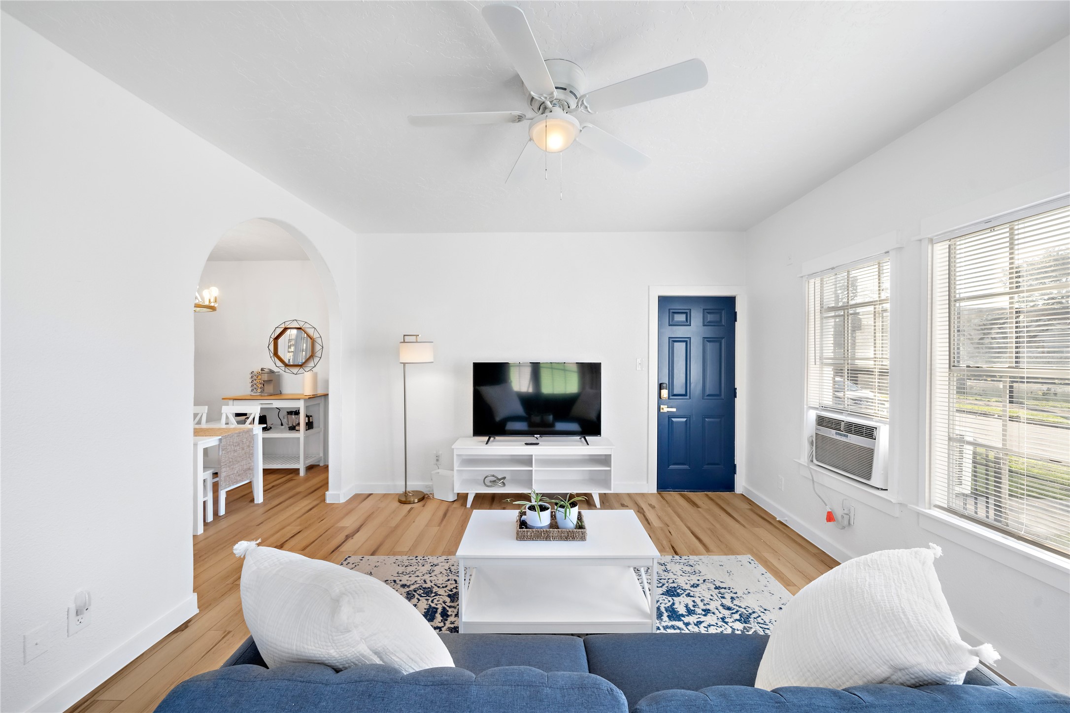 3901 Dallas Street, Unit B Houston, TX 77023 - Photo 4 of 32