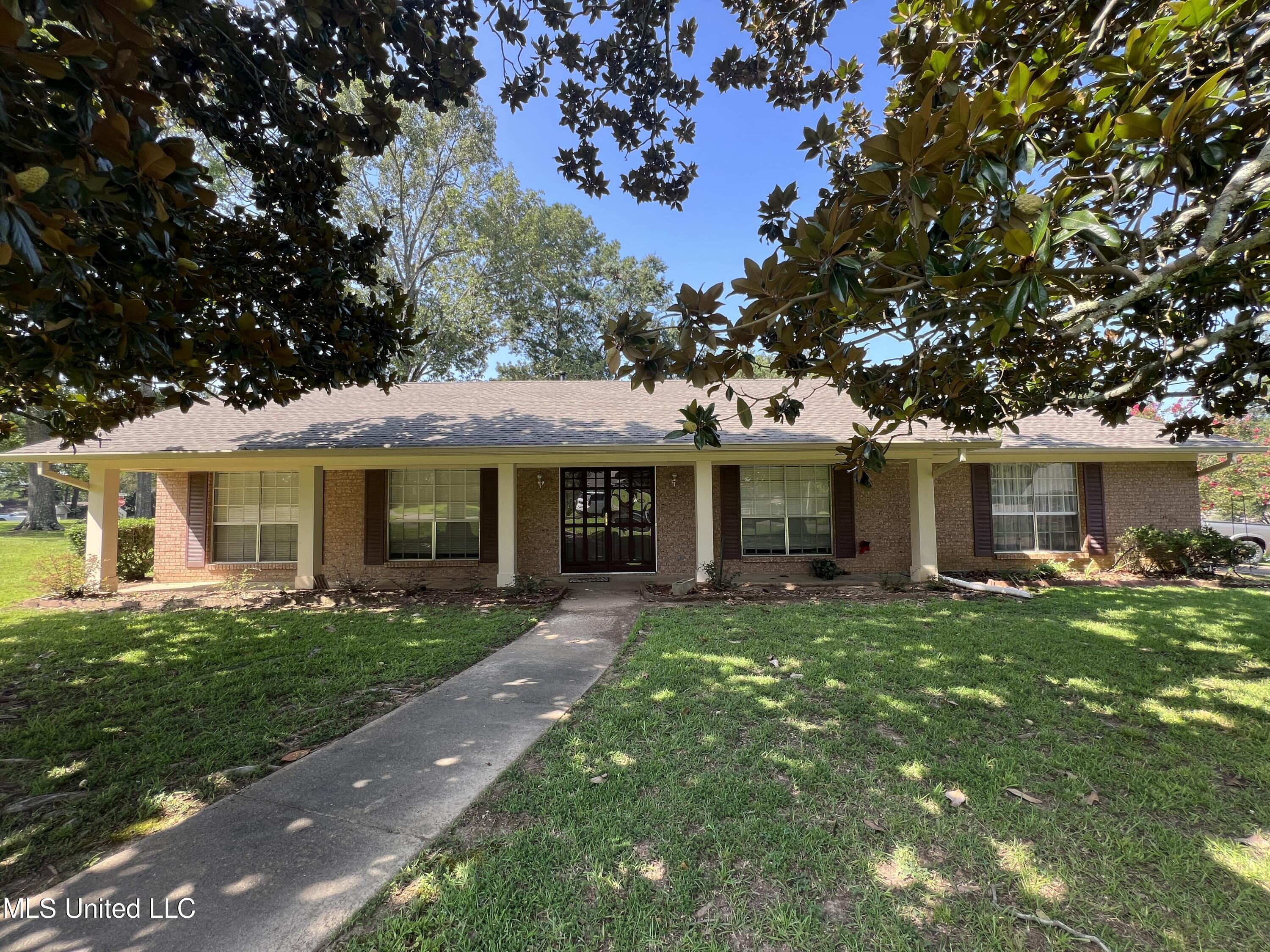 34 Quail Ridge Drive Brandon, MS 39042 - Photo 1 of 34 Front