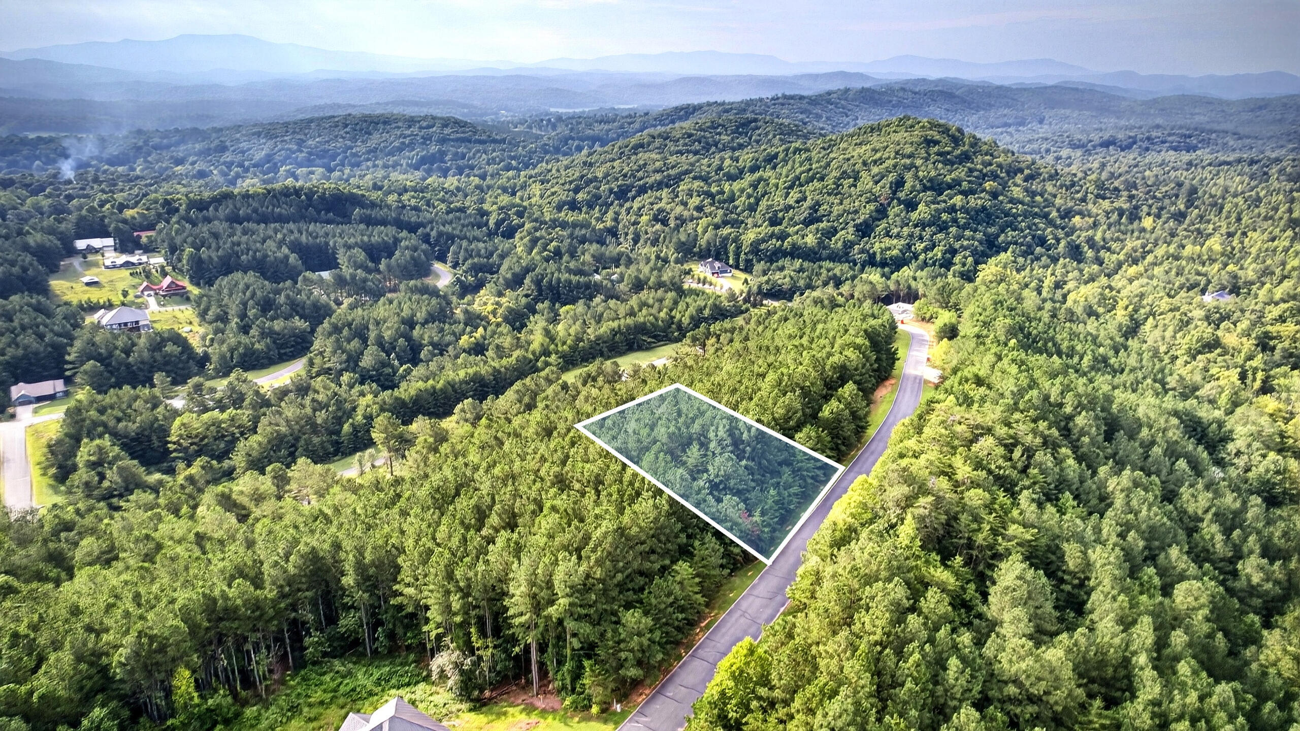 142 Cherokee Ridge Drive, Unit 71 Ocoee, TN 37361 - Photo 5 of 13 033_DJI_0484
