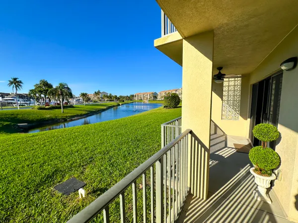 $599,000 | 901 Seafarer Circle, Unit 105, Jupiter, FL 33477