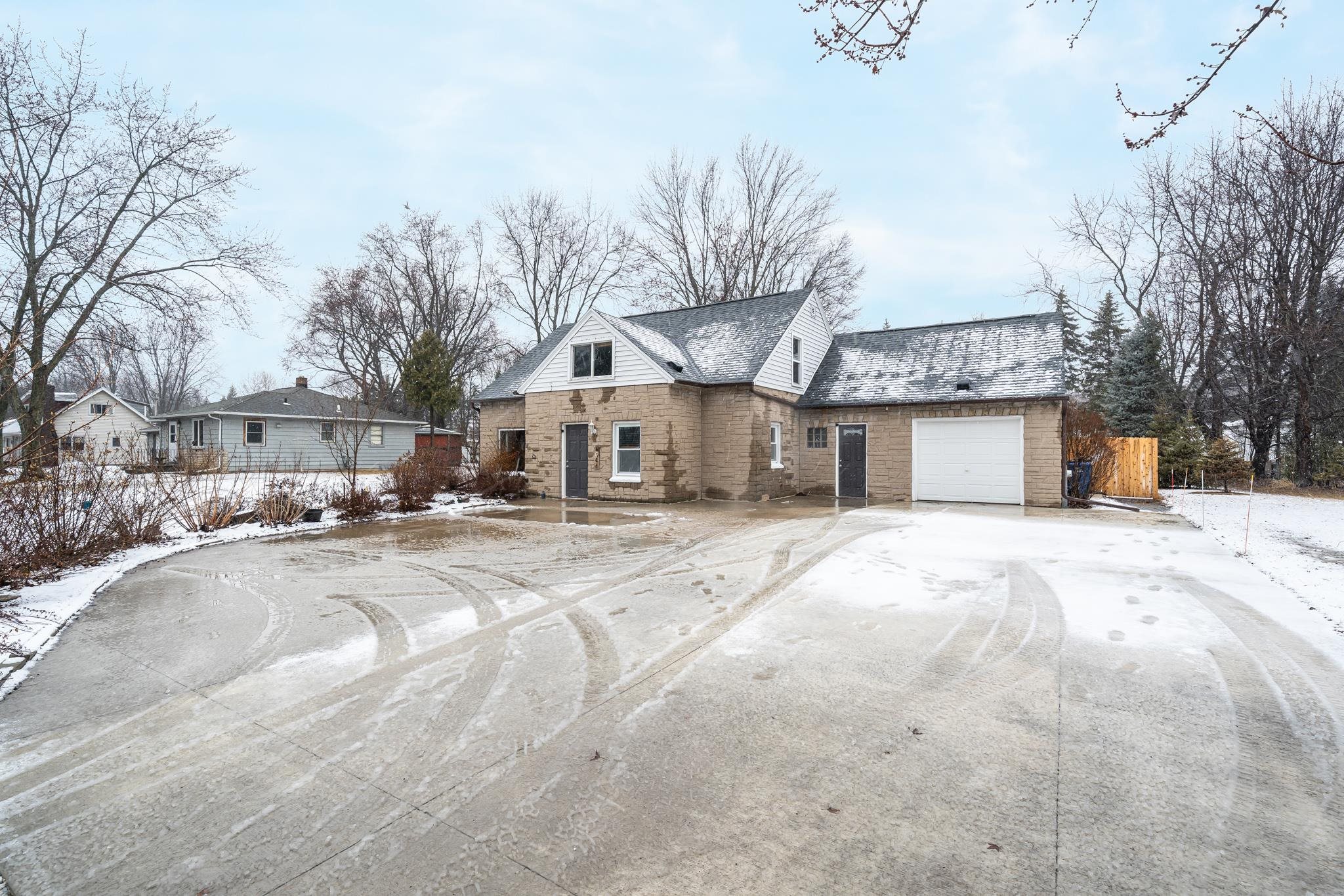1706 Plank Road Menasha, WI 54952 - Photo 1 of 1 Gallery Image 1
